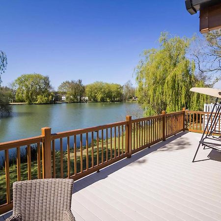 Stunning Lodge With Free Wifi For Hire At Carlton Meres In Suffolk Ref 60013M Saxmundham Luaran gambar