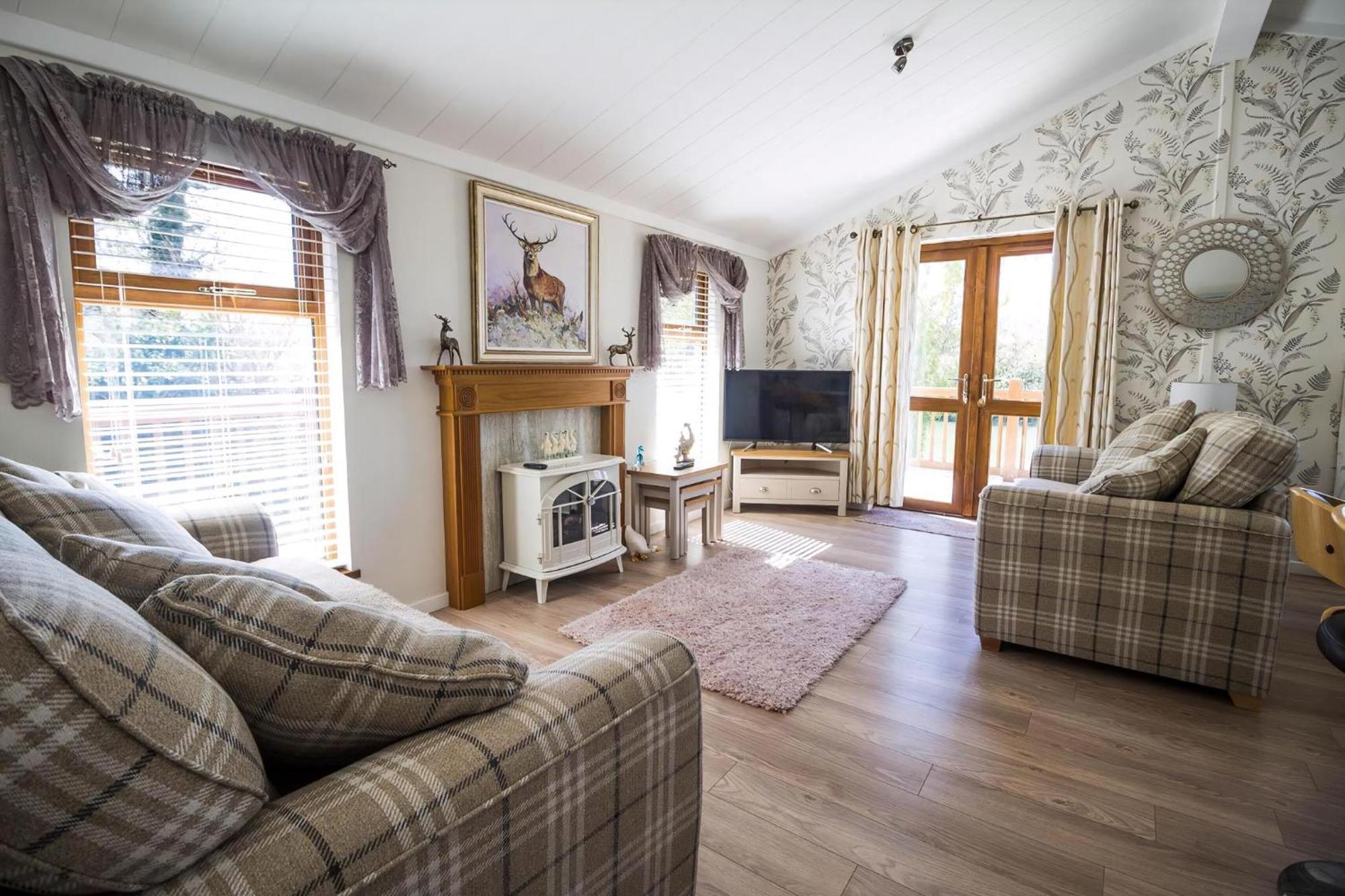 Stunning Lodge With Free Wifi For Hire At Carlton Meres In Suffolk Ref 60013M Saxmundham Luaran gambar