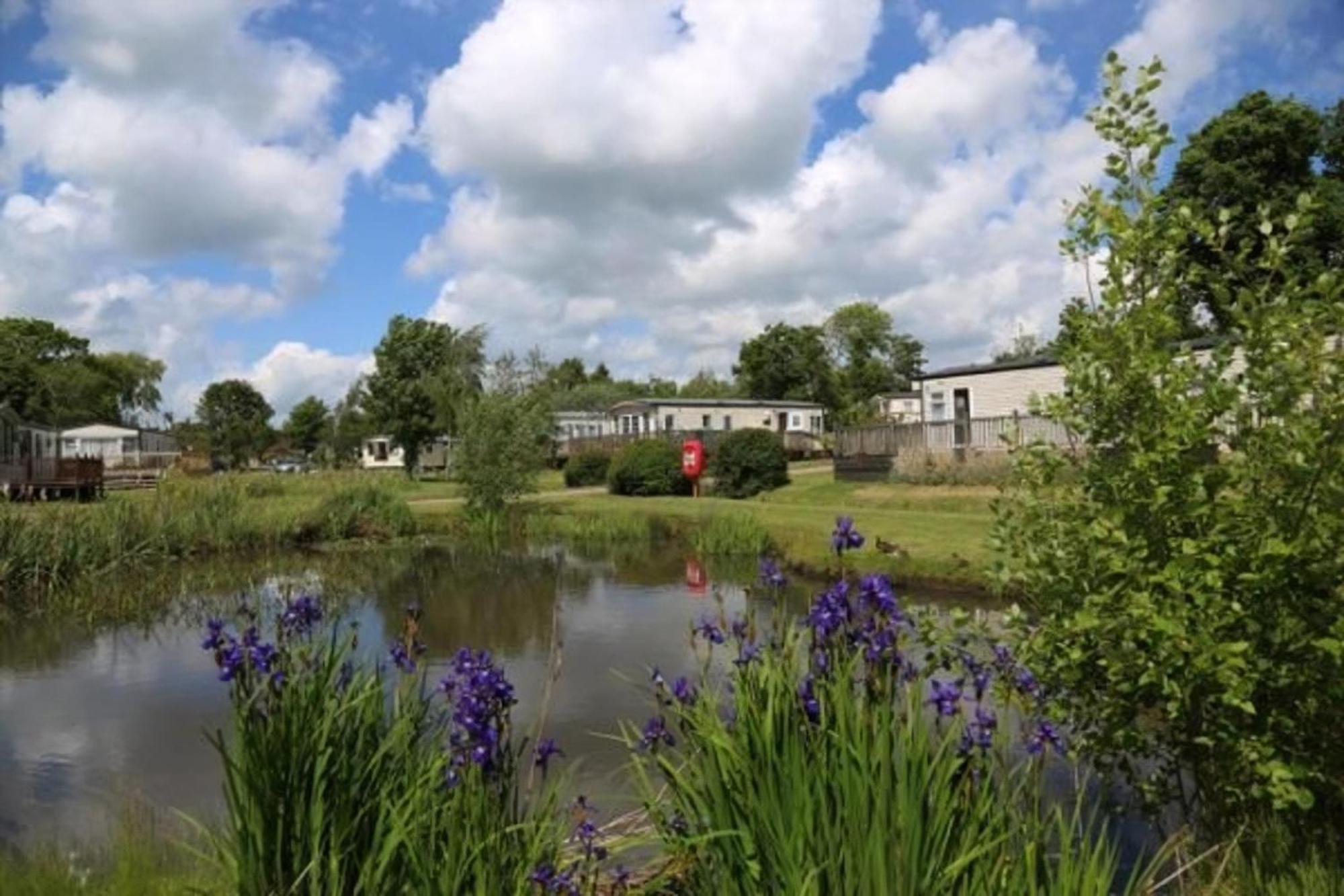 Stunning Lodge With Free Wifi For Hire At Carlton Meres In Suffolk Ref 60013M Saxmundham Luaran gambar