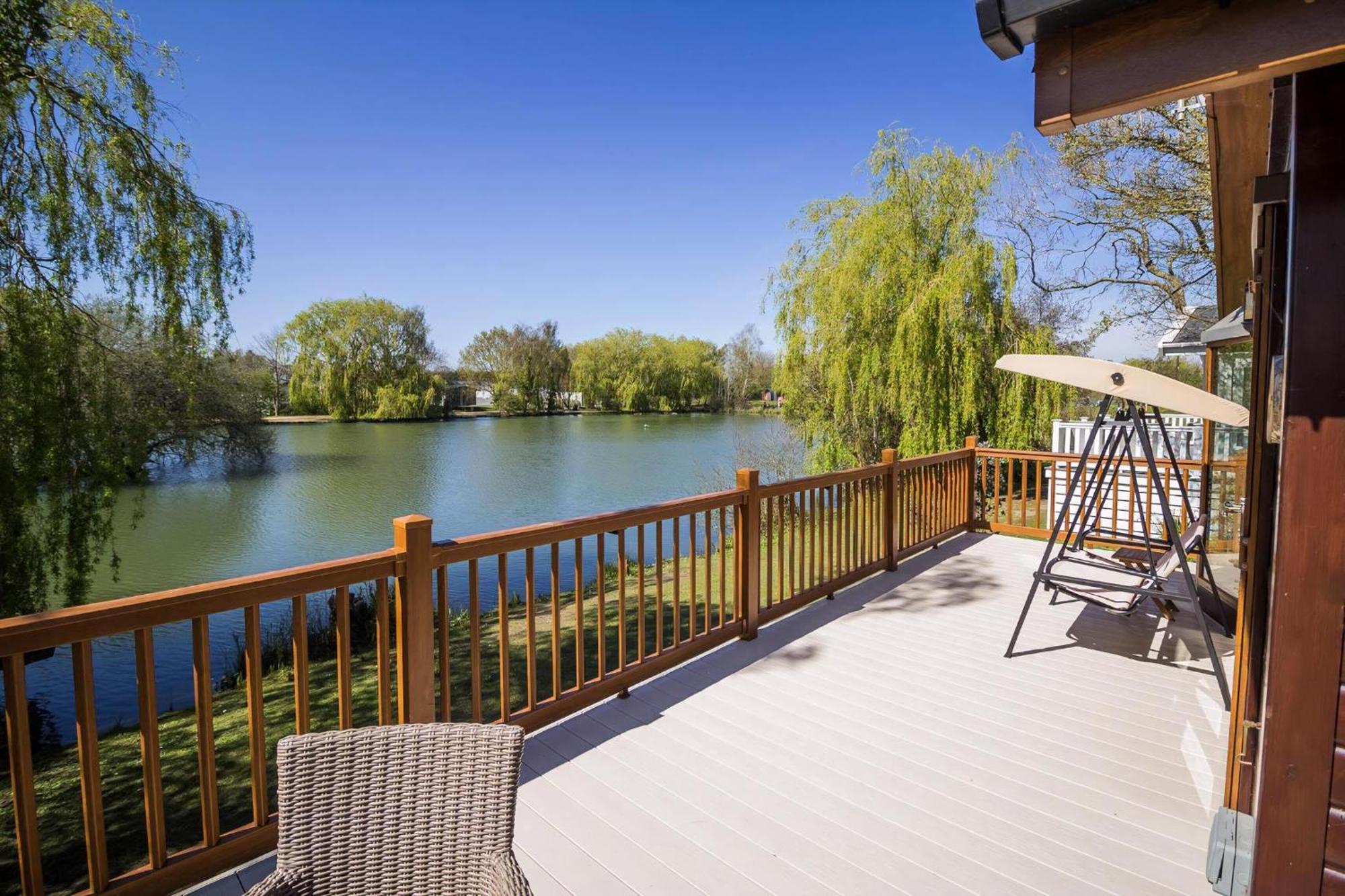 Stunning Lodge With Free Wifi For Hire At Carlton Meres In Suffolk Ref 60013M Saxmundham Luaran gambar